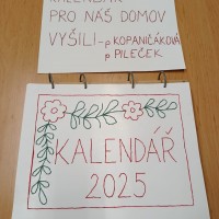 Vyšívaný kalendář 2025
